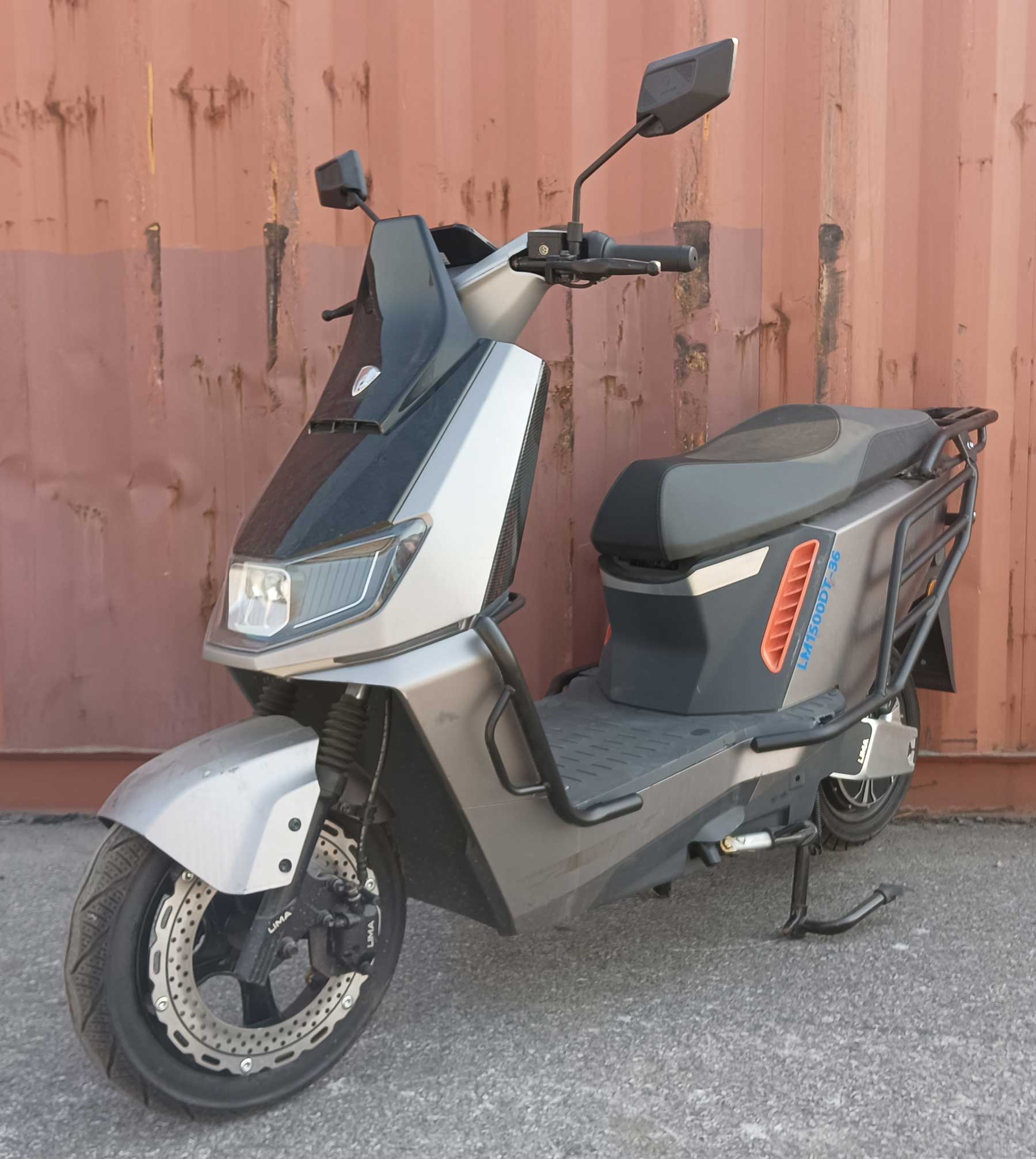 LM1500DT-36 立马牌纯电动前盘式后盘式电动两轮摩托车图片