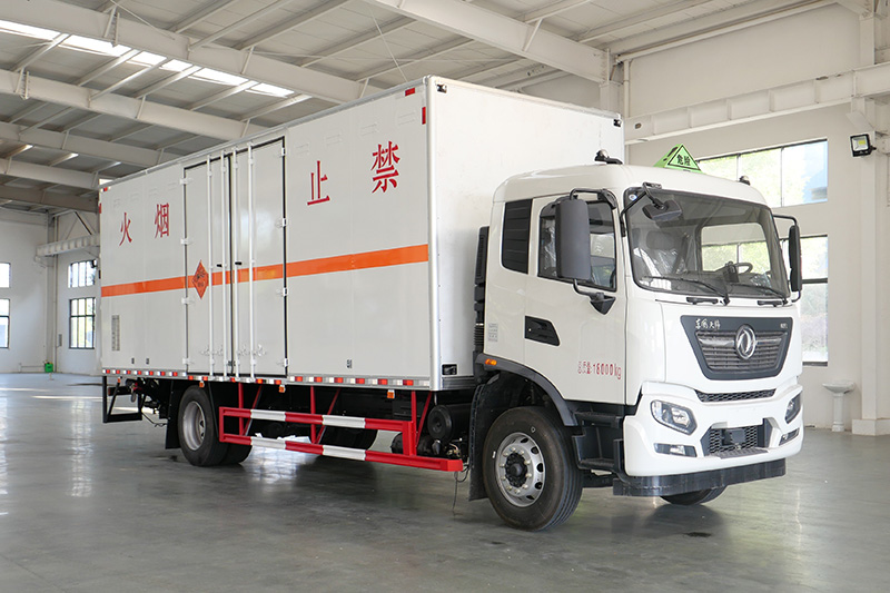 华通牌HCQ5180XQYDFH6爆破器材运输车