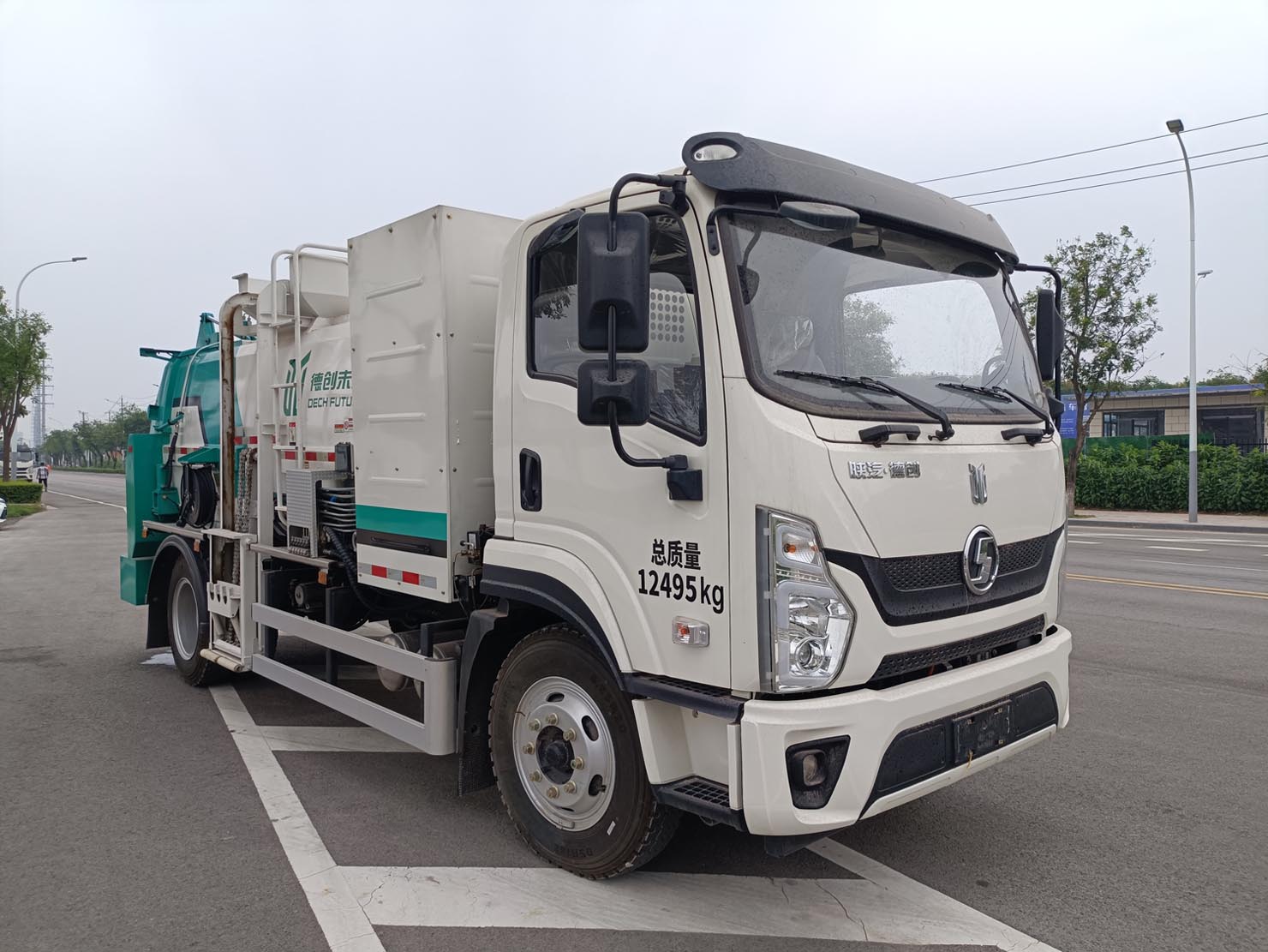 德尊牌SZZ5123TCABEV421纯电动餐厨垃圾车