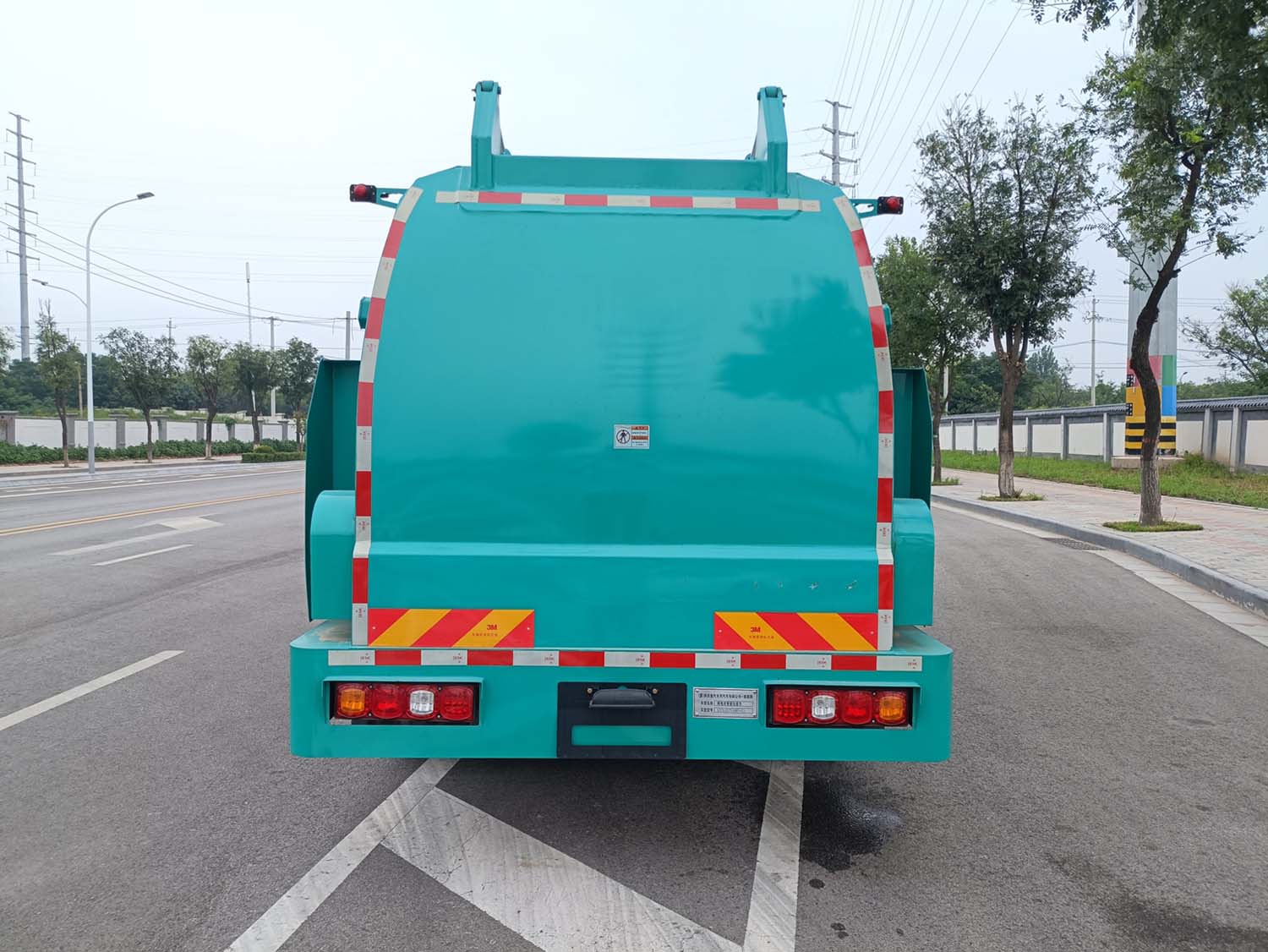 德尊牌SZZ5123TCABEV421純電動(dòng)餐廚垃圾車公告圖片