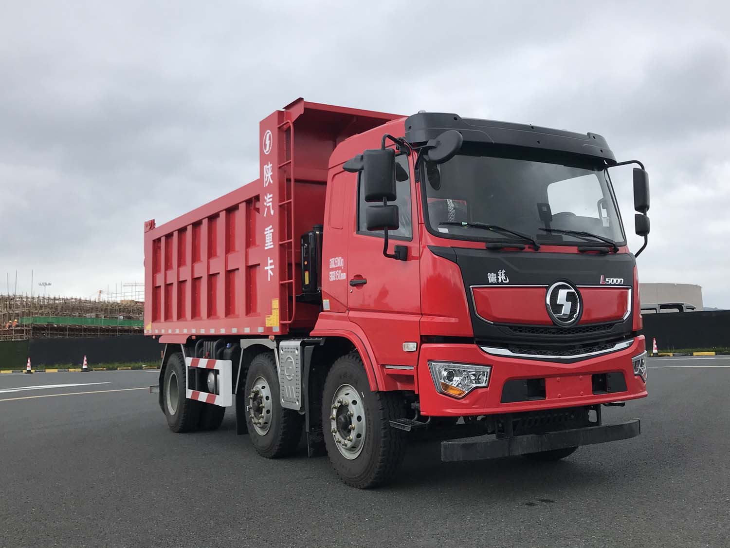 陕汽牌 271马力 前四后四(小三轴) 自卸汽车(SX3259LB319-V)