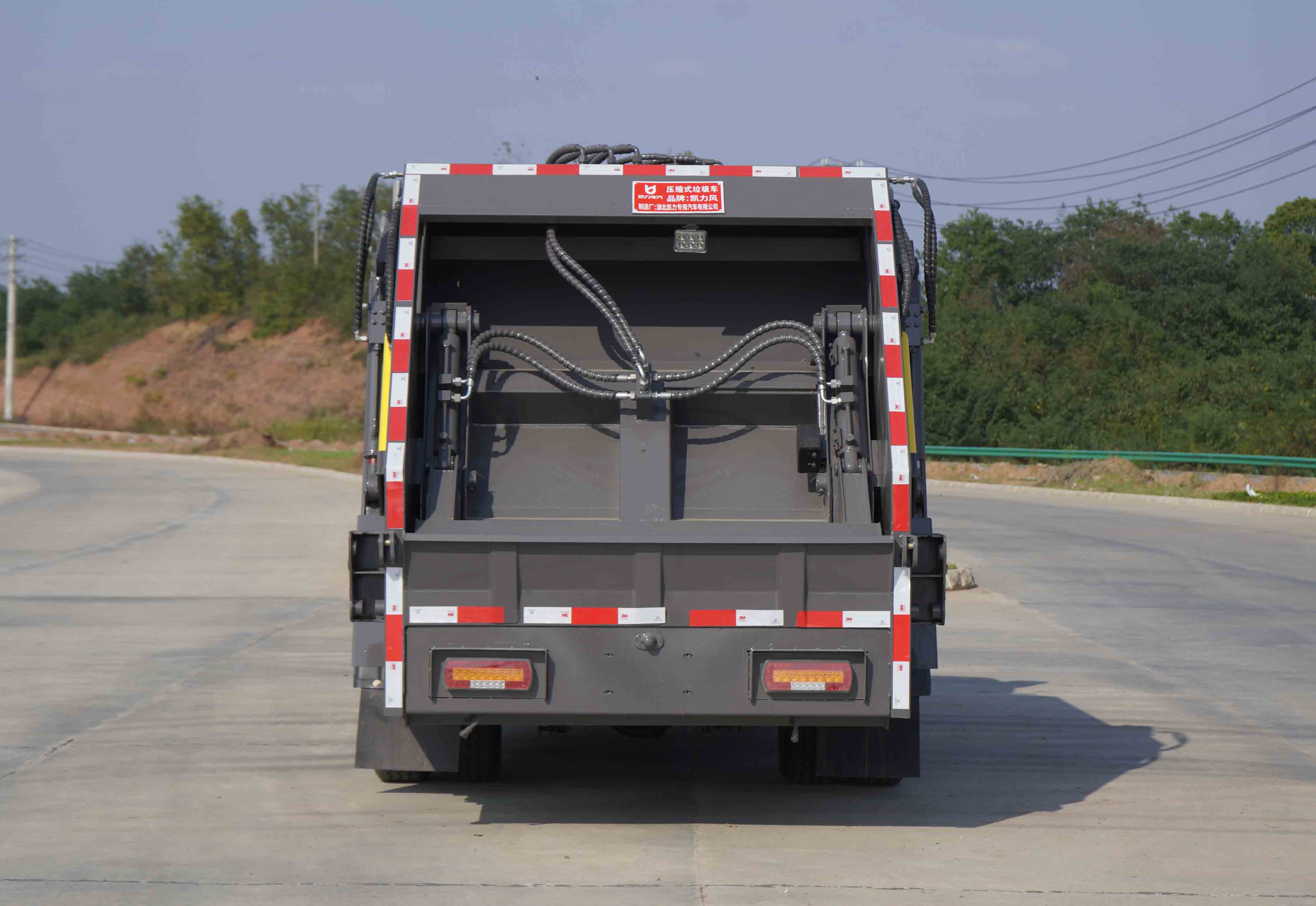 凱力風(fēng)牌KLF5040ZYSZ6壓縮式垃圾車公告圖片