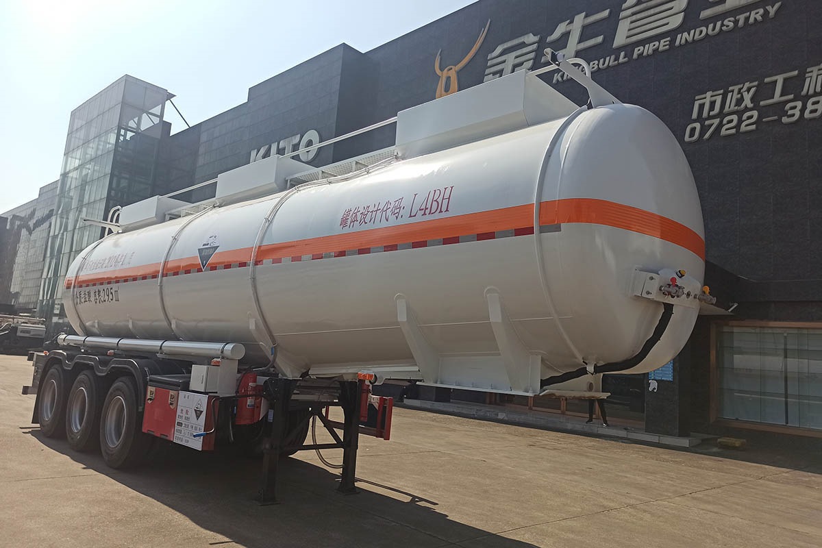 钰丰源牌10.4米31.8吨3轴腐蚀性物品罐式运输半挂车(YFY9401GFW)
