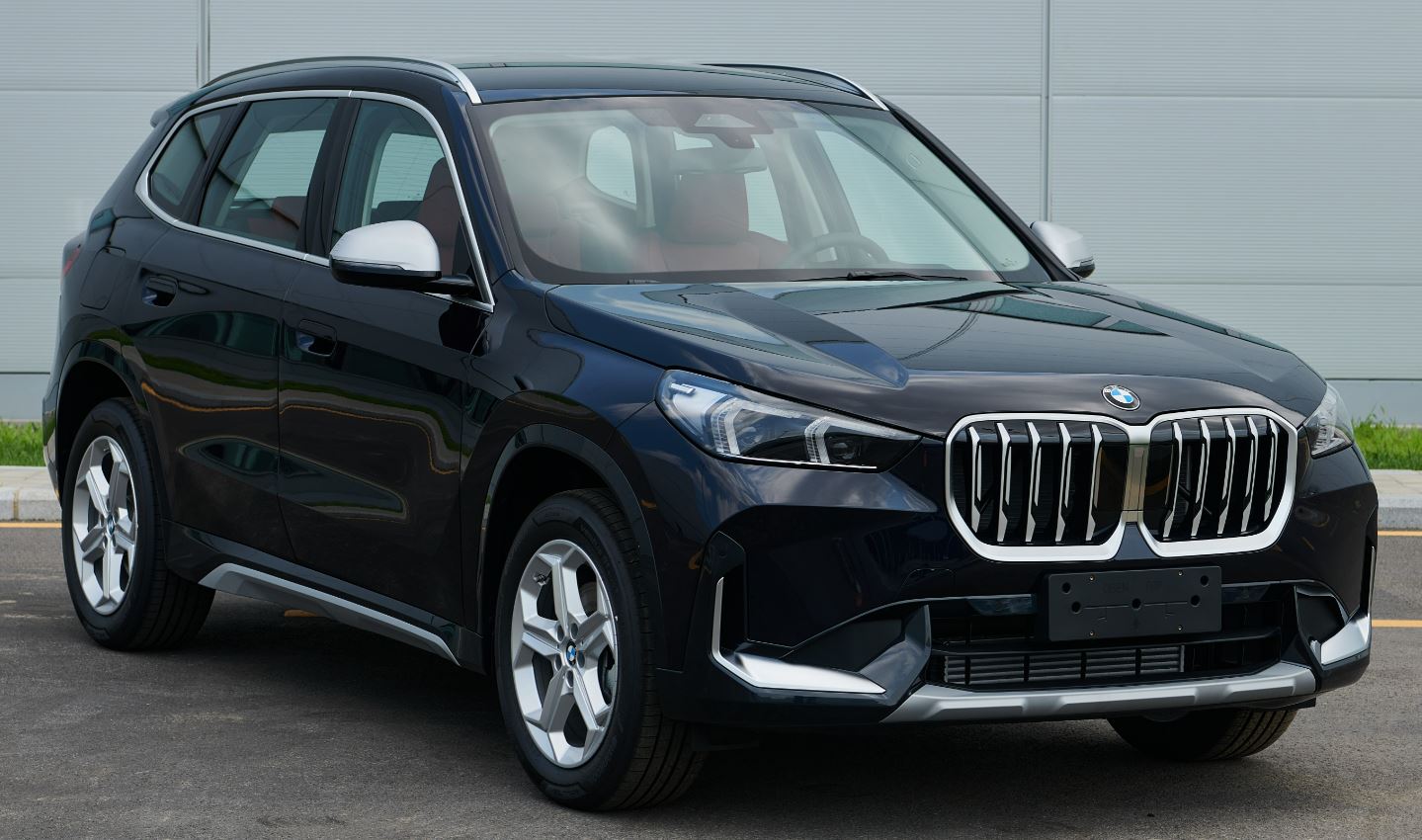 宝马牌4.6米5座多用途乘用车(BMW6462DS)