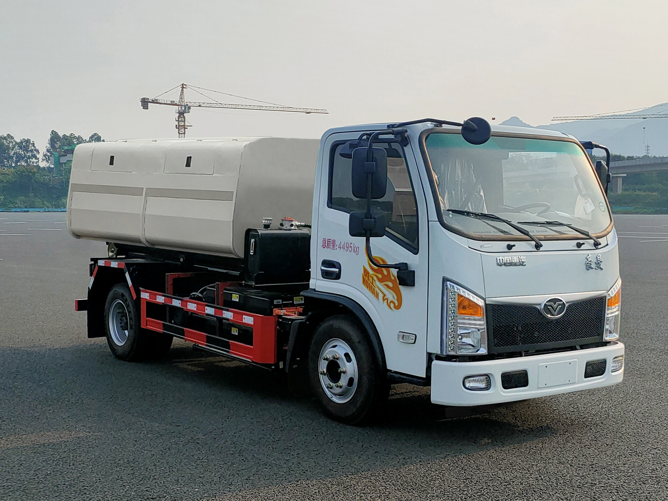 豪曼牌ZZ5048ZXXK17ZBEV0純電動(dòng)車廂可卸式垃圾車公告圖片