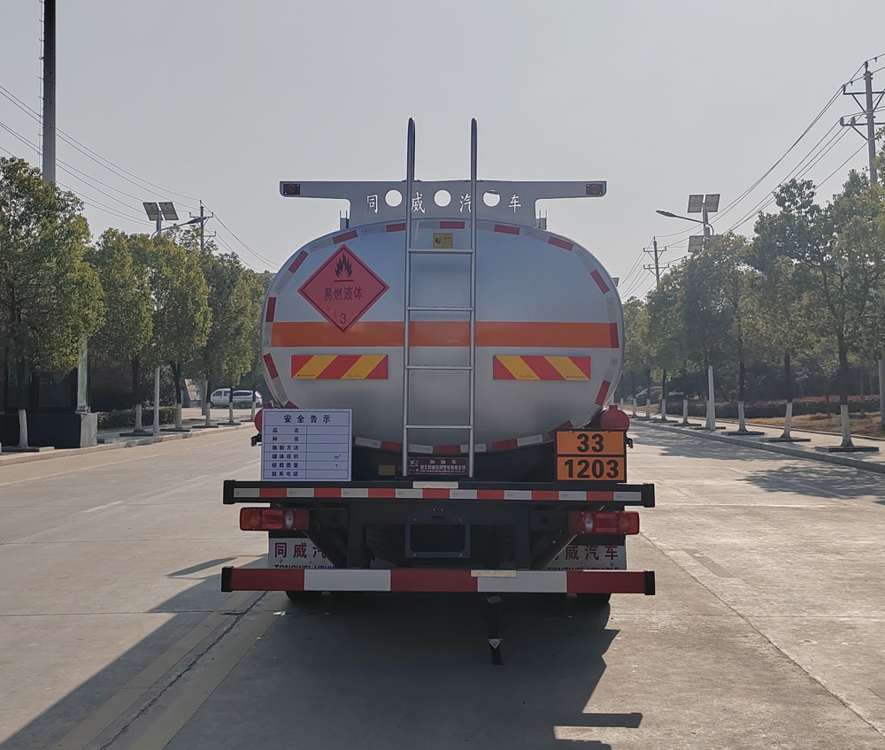 專威牌HTW5180GJYDQ6加油車公告圖片