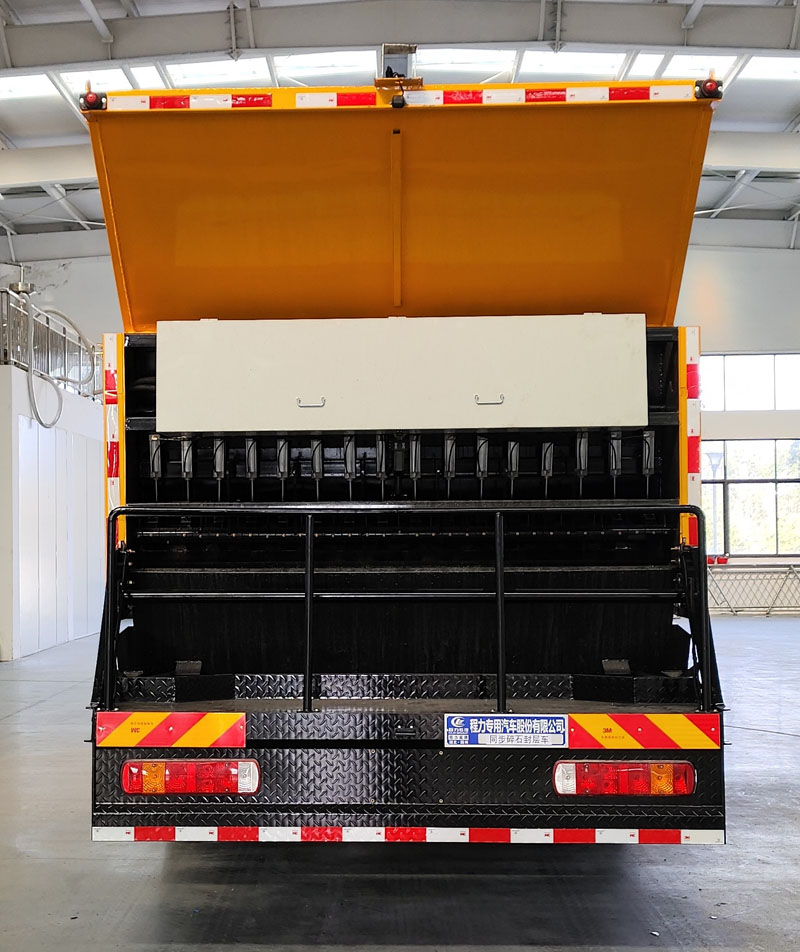 程力威牌CLW5310TFCZALY同步碎石封層車公告圖片