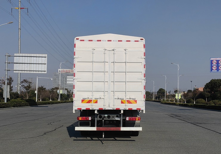 豪沃牌ZZ5187CCYN501GF1CL倉柵式運輸車公告圖片
