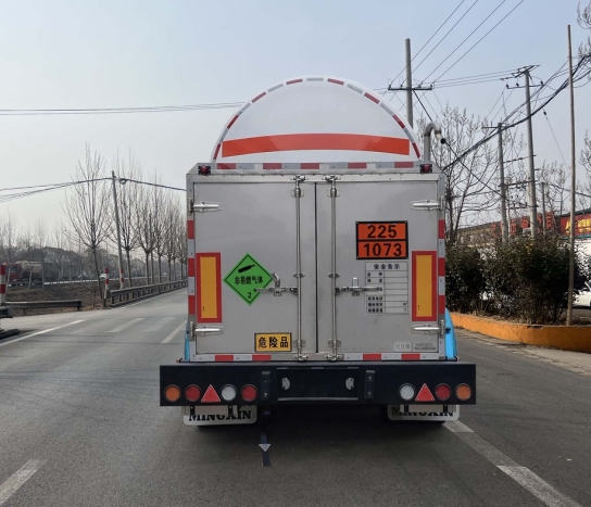 明欣牌NMX9402GDYY1低温液体运输半挂车公告图片