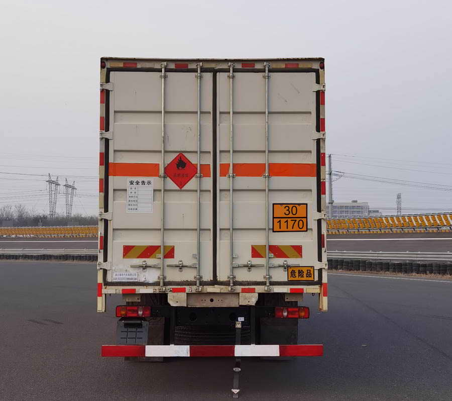 東駒牌LDW5263XRY6D易燃液體廂式運(yùn)輸車公告圖片