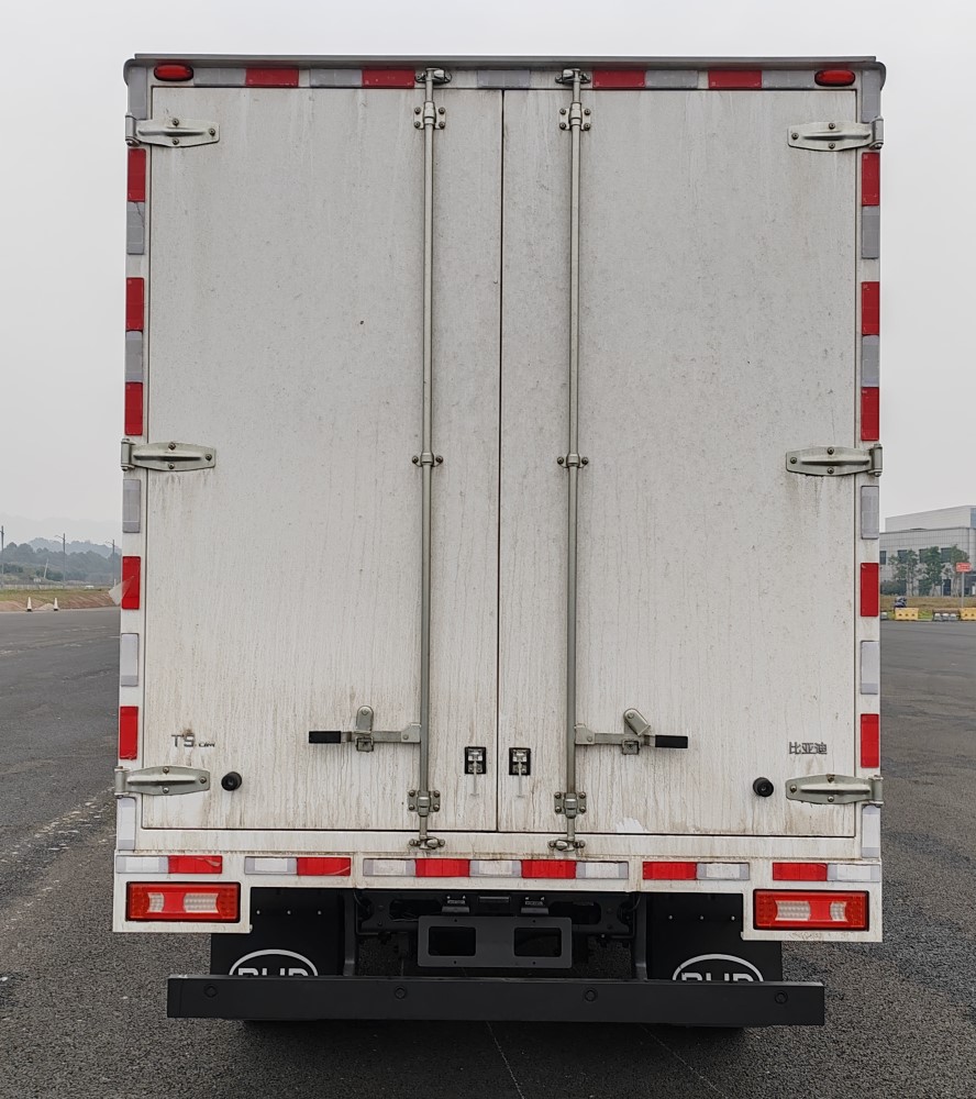 比亞迪牌BYD5060XXYHEV41插電式增程混合動力廂式運(yùn)輸車公告圖片