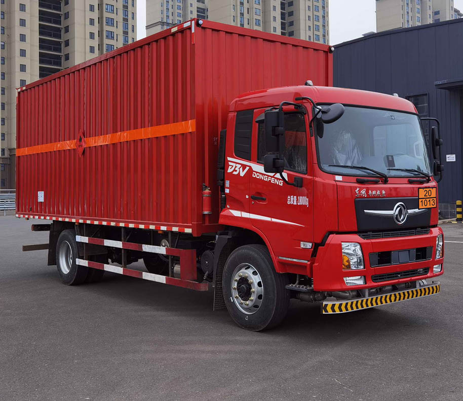 东驹牌LDW5183XRQ6D易燃气体厢式运输车