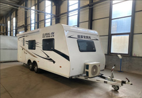 中置轴旅居挂车