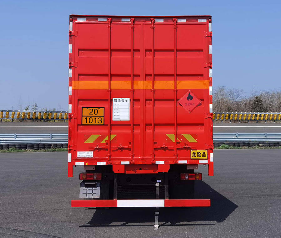 東駒牌LDW5263XRQ6D易燃?xì)怏w廂式運(yùn)輸車公告圖片