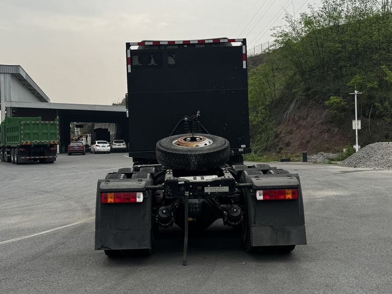 HN4254H45C8BEVY 远程牌612马力后双桥,后八轮纯电动换电式纯电动半挂牵引车图片