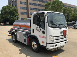 加油车