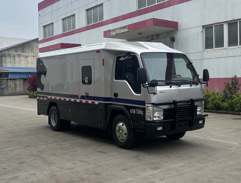 华东牌CSZ5070XYC-AMQ6运钞车