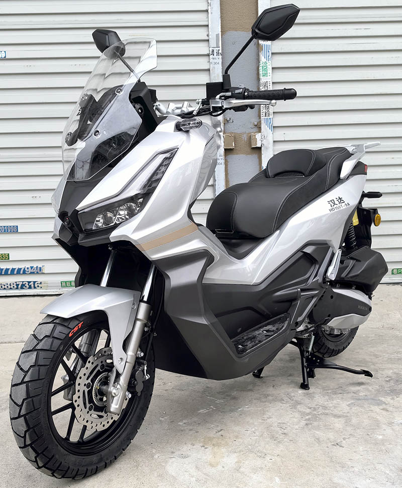 两轮摩托车
