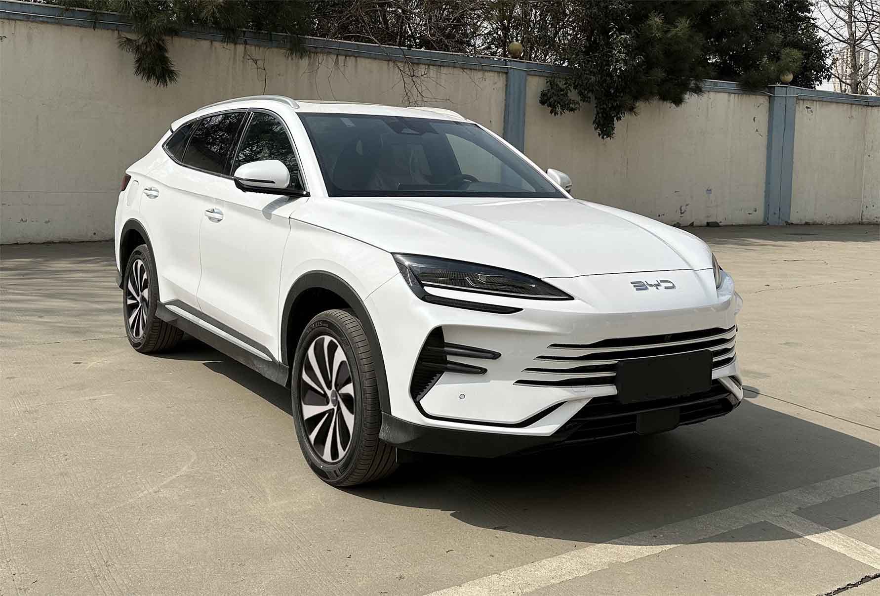 比亚迪牌4.8米5座插电式混合动力多用途乘用车(BYD6483ST6HEV10)