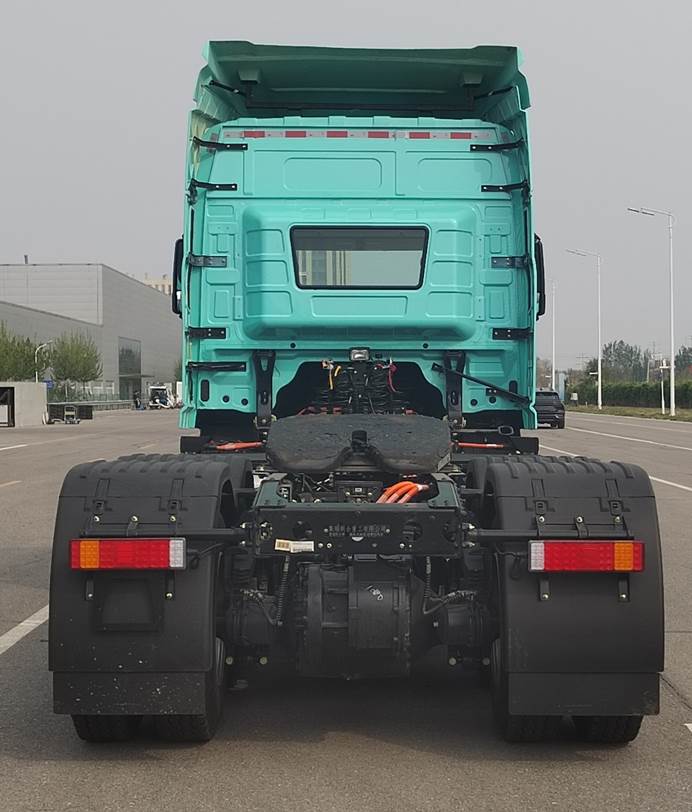 QCC4253BEVH4A6 集瑞联合牌530马力后双桥,后八轮纯电动换电式纯电动牵引汽车图片