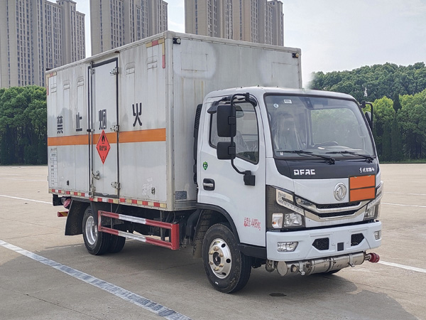 楚胜牌CSC5042XRQ6易燃气体厢式运输车