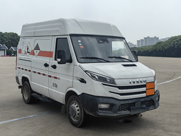 楚胜牌CSC5046XZWNJ6杂项危险物品厢式运输车