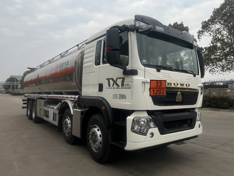 楚胜牌CSC5328GYYLZ6铝合金运油车