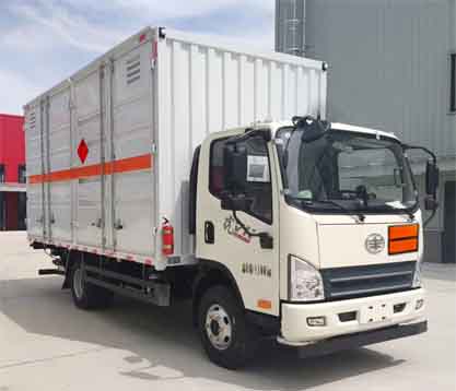 襄鑫鼎牌XDV5092XRQCA6易燃气体厢式运输车