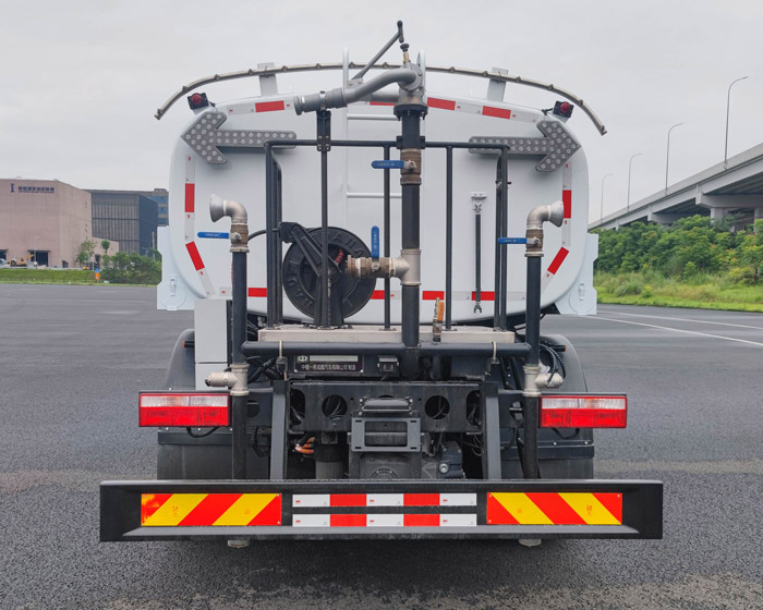 中植汽車(chē)牌CDL5180GQXDFBEV純電動(dòng)清洗車(chē)公告圖片