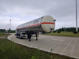低温液体运输半挂车