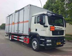 爆破器材运输车