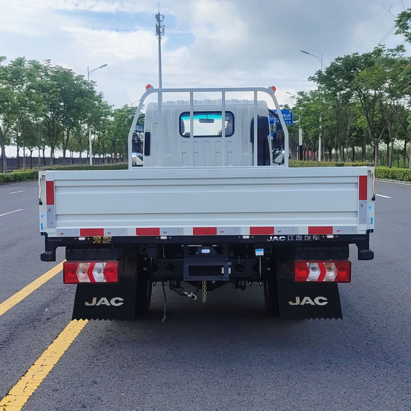 HFC1031P23E3C7QS-1 江淮牌144马力单桥汽油4.2米国六载货汽车图片