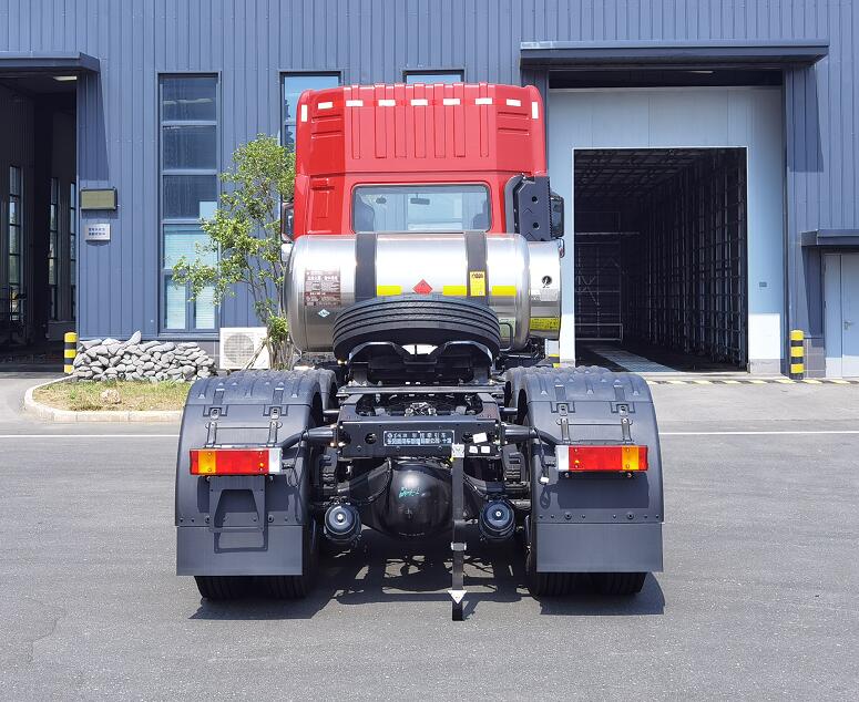 东风牌DFV4259GP6N2半挂牵引车公告图片