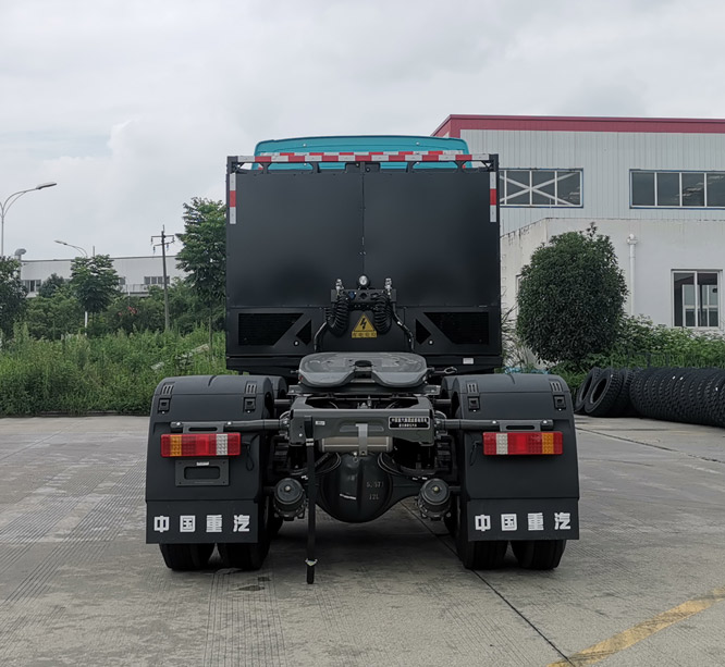 豪沃牌ZZ4258V3841Z1SEV换电式纯电动牵引汽车公告图片