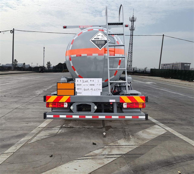 鈺豐源牌YFY5260GFWC6腐蝕性物品罐式運(yùn)輸車公告圖片