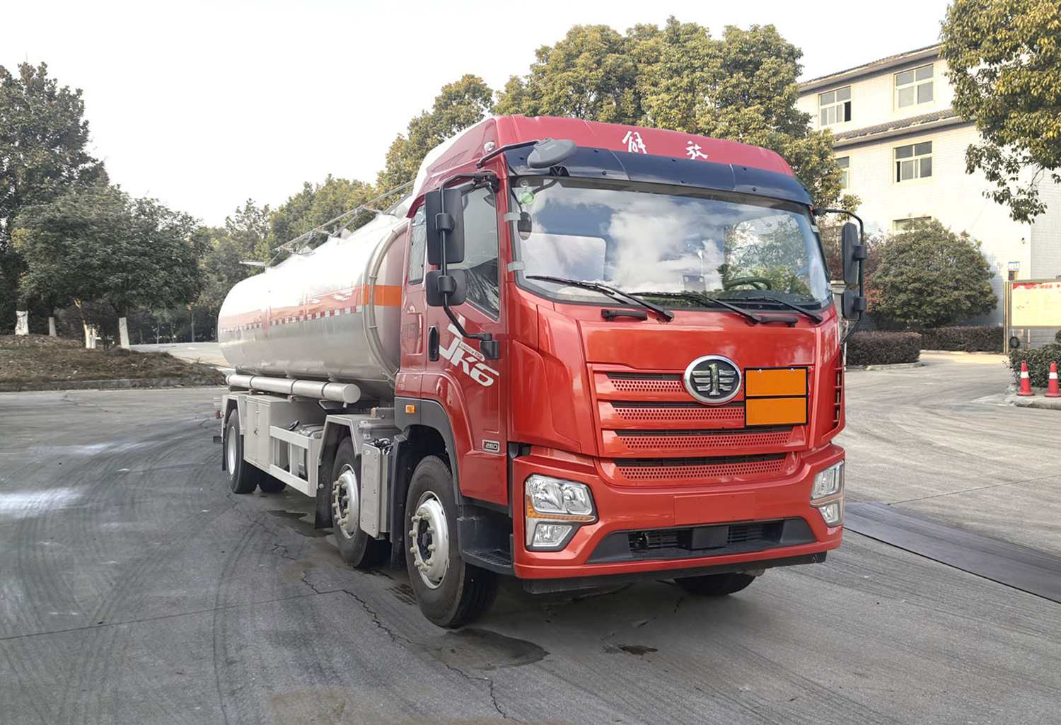 齐星牌QXC5263GRYQ6易燃液体罐式运输车