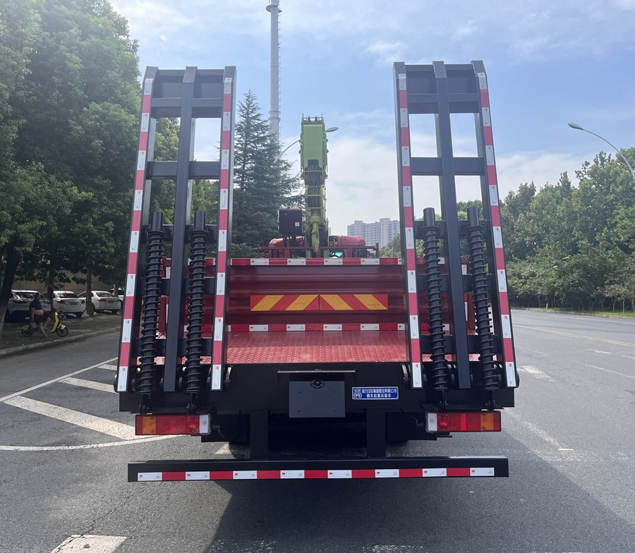 程力牌CL5311JSQ6TX隨車起重運輸車公告圖片