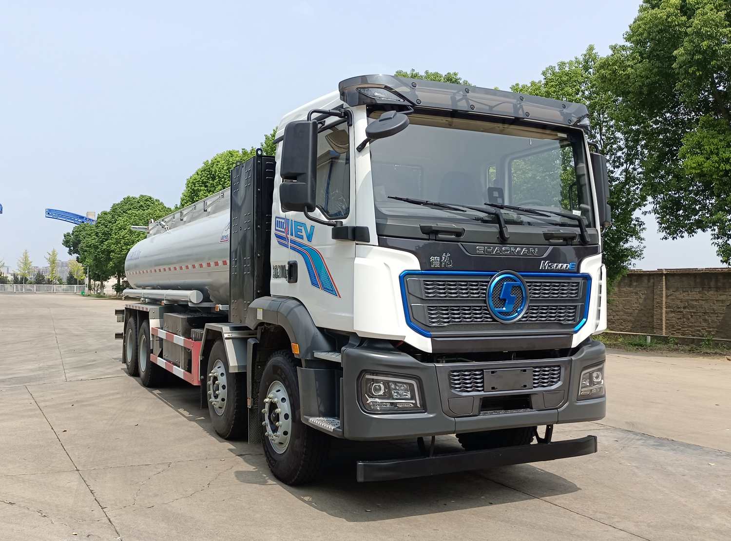 QXC5310TGYSBEV型纯电动供液车图片