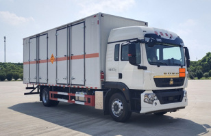 爆破器材运输车
