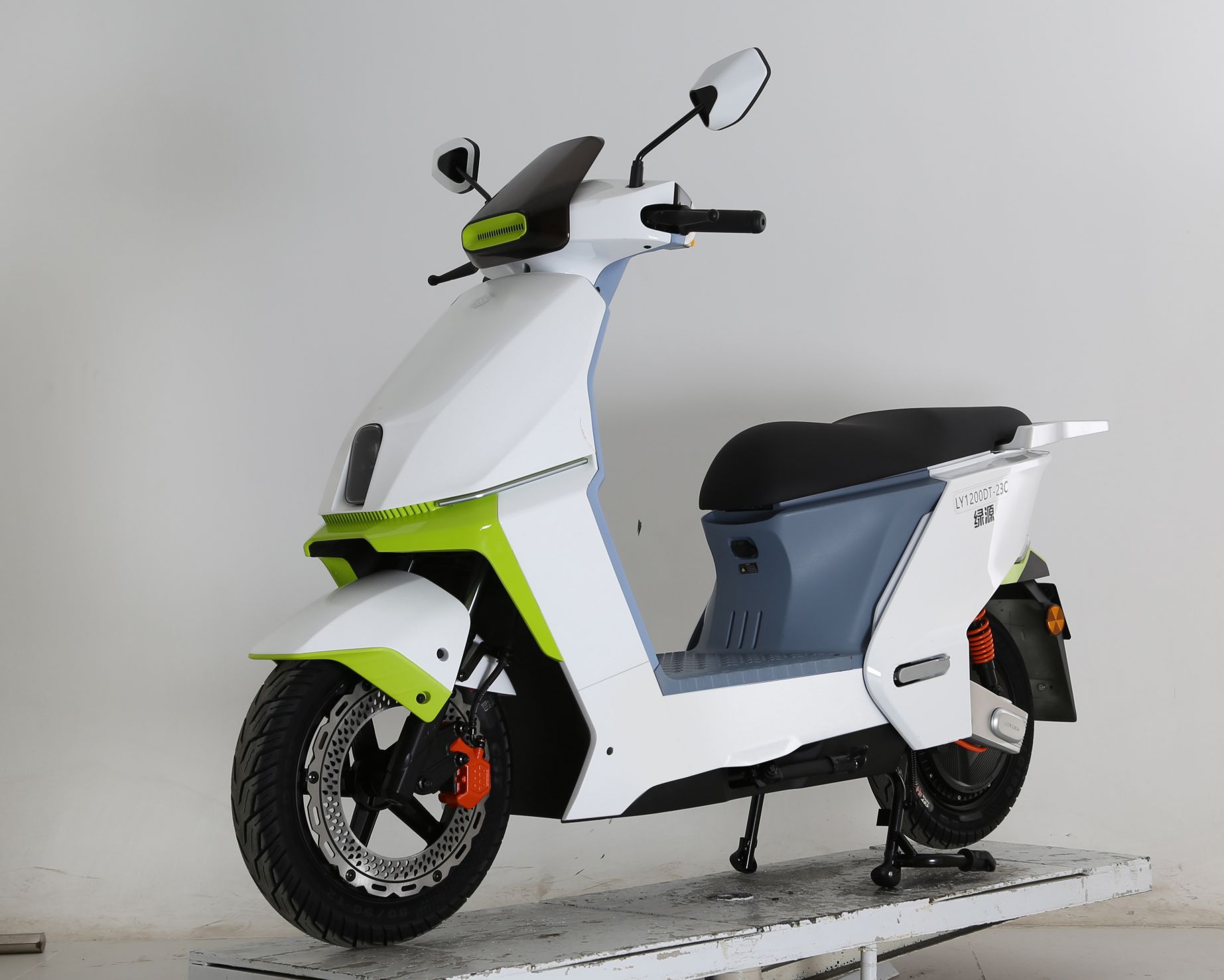 绿源牌LY1200DT-23C电动两轮摩托车公告图片