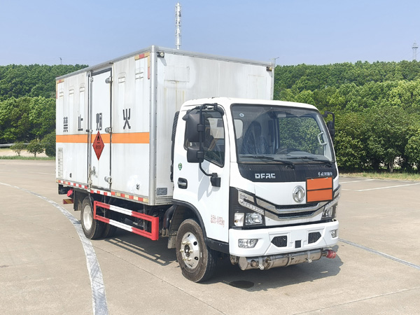 楚胜牌CSC5042XRY6易燃液体厢式运输车