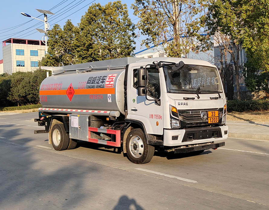 专威牌HTW5121GJYEQ6加油车