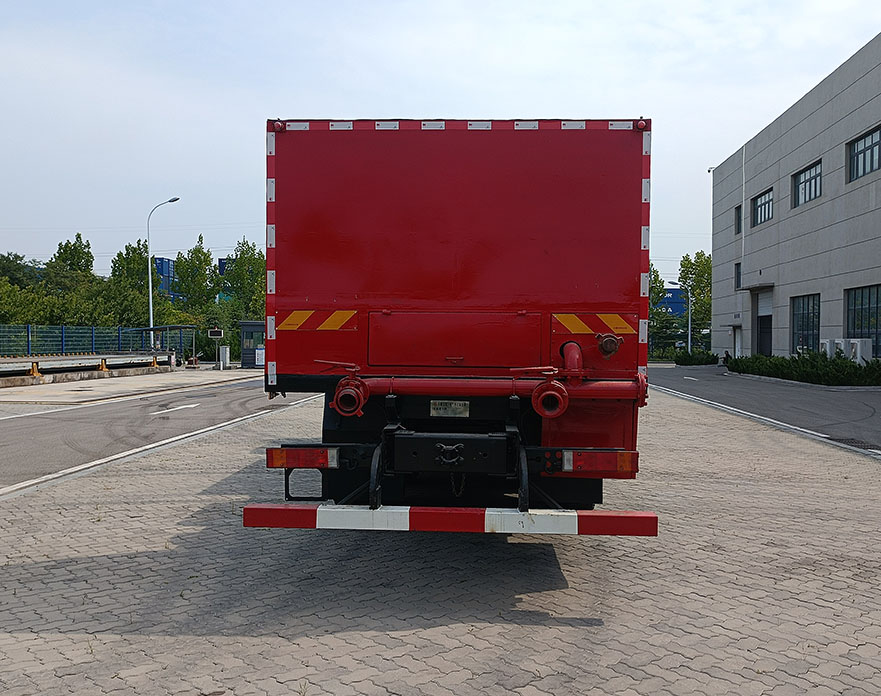 寶旭龍卡牌EBX5250TYL壓裂車公告圖片