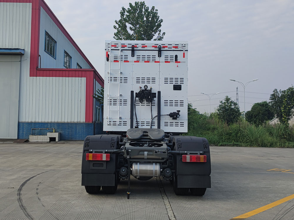 豪沃牌ZZ4253V3841Z12FCEV燃料电池牵引汽车公告图片