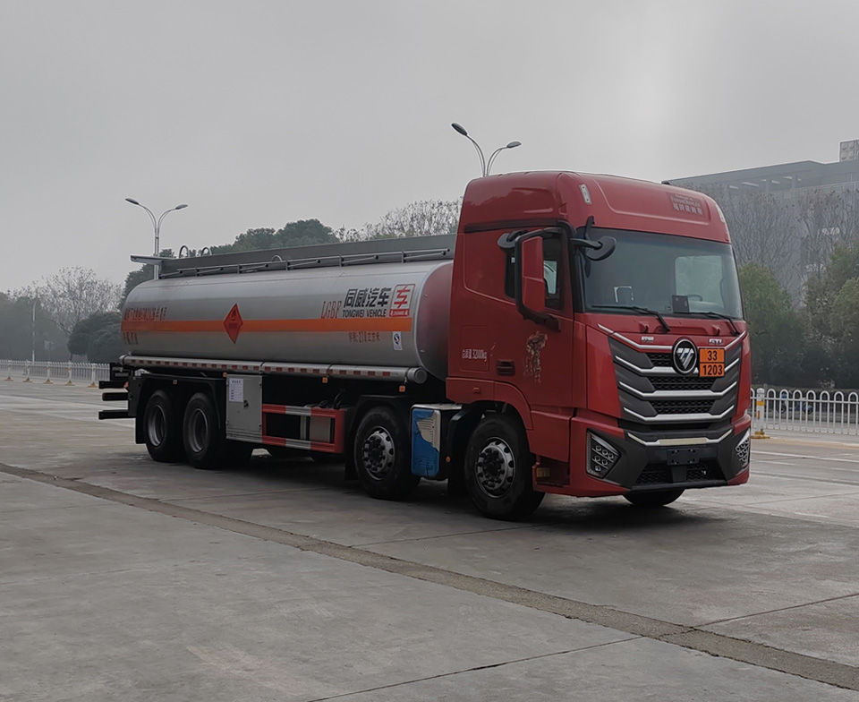 专威牌HTW5329GYYBQ6运油车