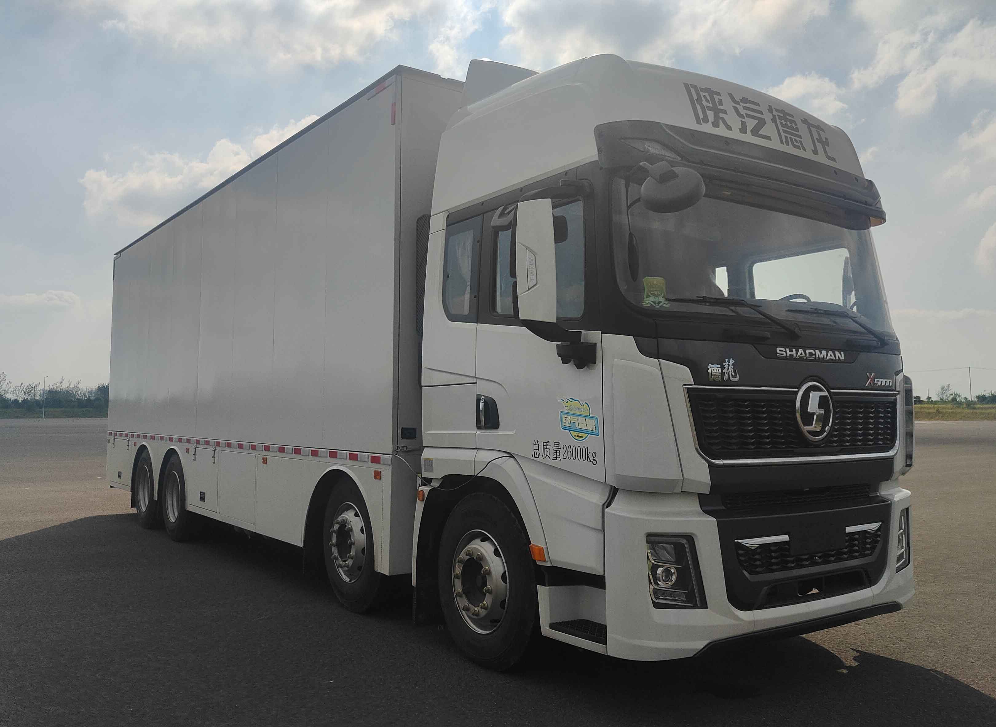 宏运牌HYD5261XWTDL舞台车