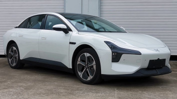 小鹏牌NHQ7000BEVLC型纯电动轿车