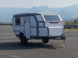 中置轴旅居挂车