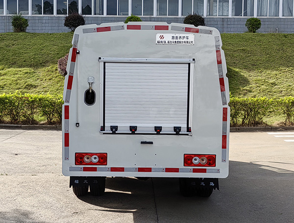 福龍馬牌FLM5040TYHFS6路面養(yǎng)護(hù)車公告圖片