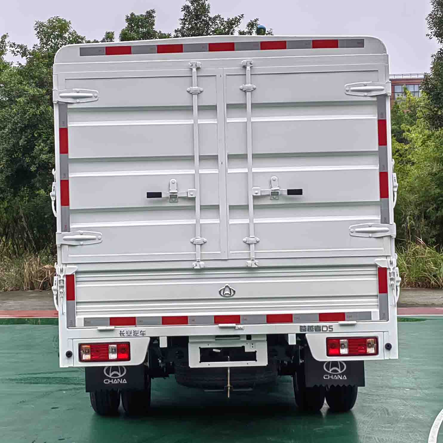 长安牌CKS5032CCYD5FS6B1仓栅式运输车公告图片